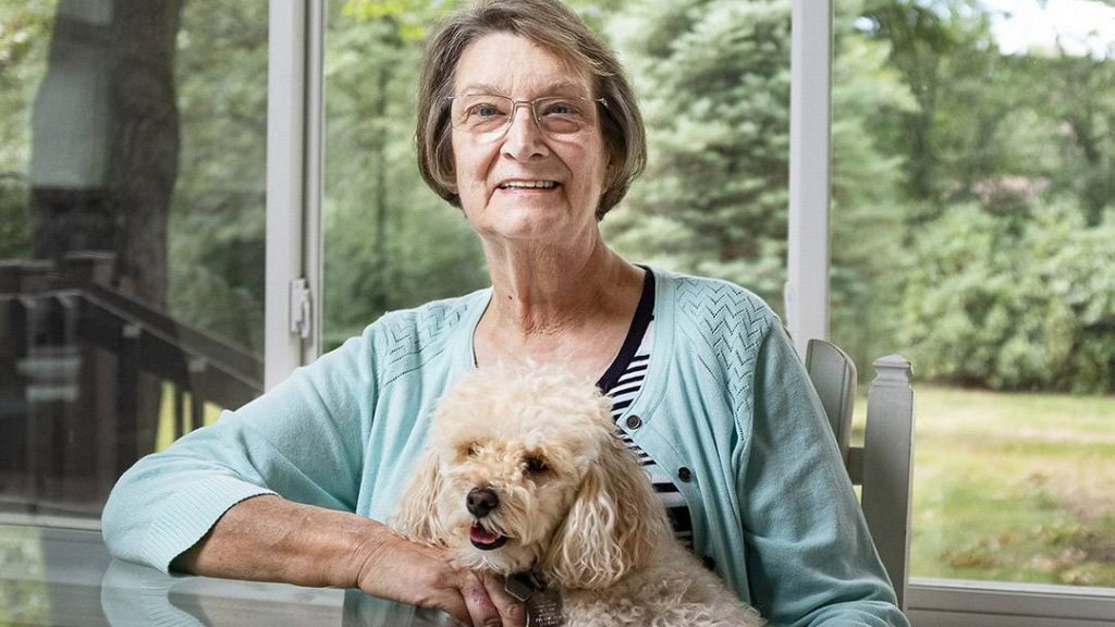 A diagnosis of kidney cancer was not the news Carol Adams wanted to hear. But with the minimally invasive option offered by her Mayo care team, Carol's cancer treatment turned out to be quick and painless. Now the diagnosis and the cancer are behind her.